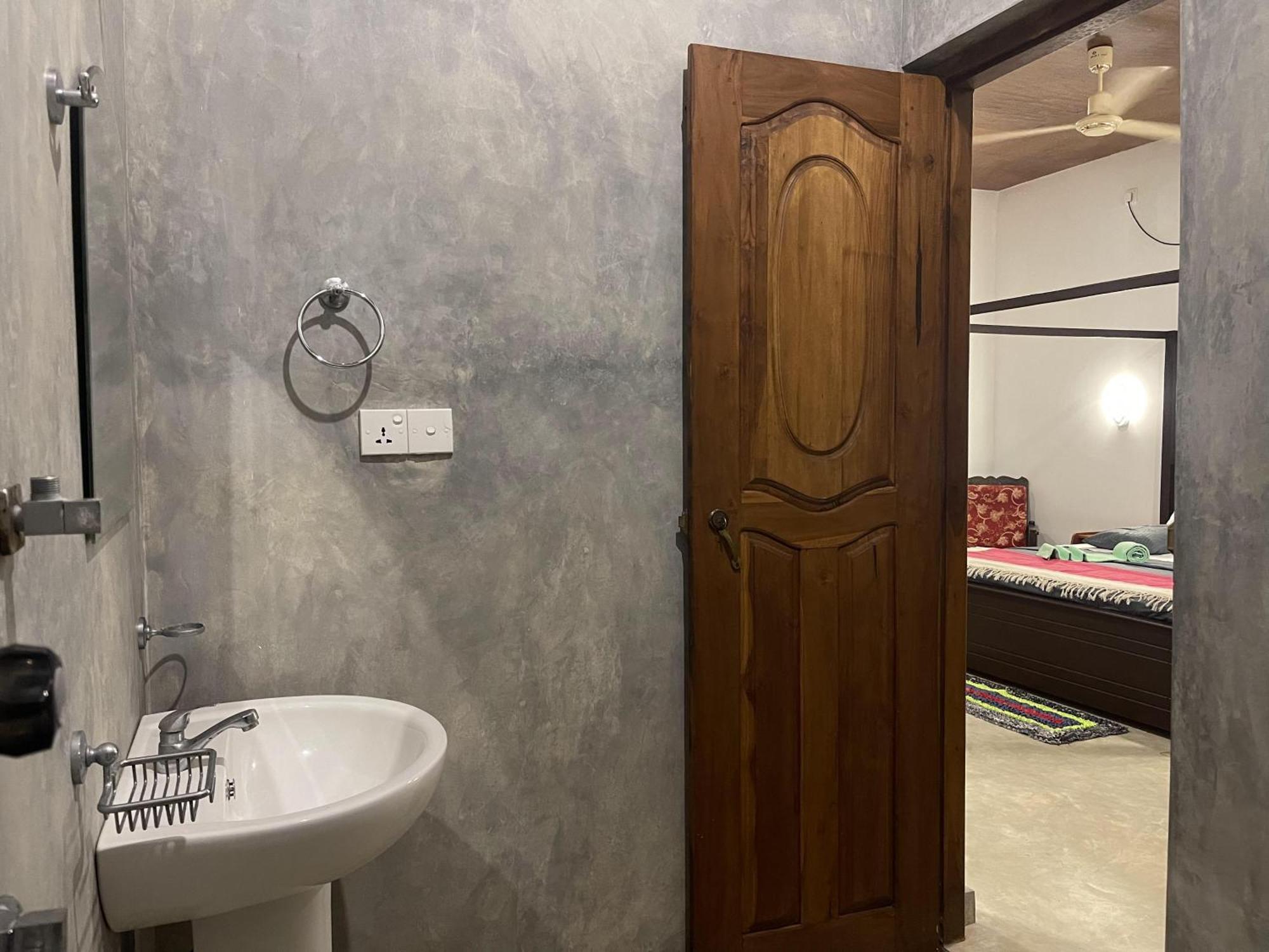 Coconut Hill Arugam Bay Hostel Екстериор снимка