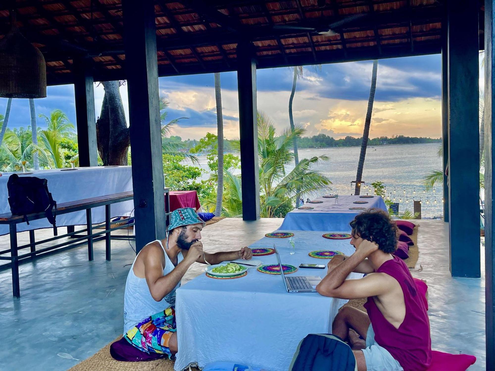 Coconut Hill Arugam Bay Hostel Екстериор снимка