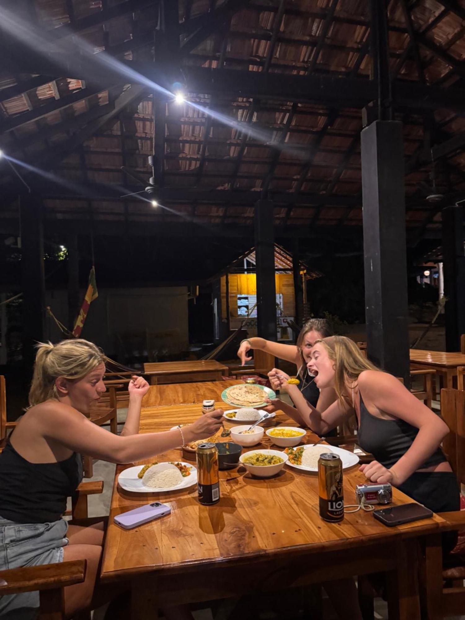 Coconut Hill Arugam Bay Hostel Екстериор снимка